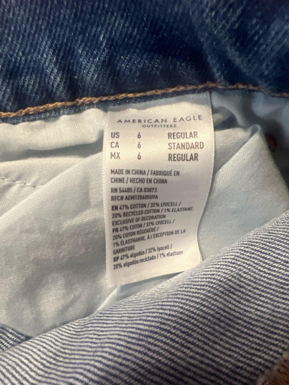 American Eagle Stovepipe Jeans Size 6 High Rise Straight Leg Distressed NWT - Picture 4 of 5